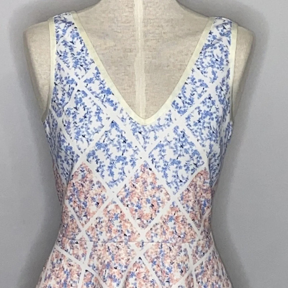 Erin by Erin Fetherston Gwenore Neoprene Dress - 4 - Picture 4 of 9